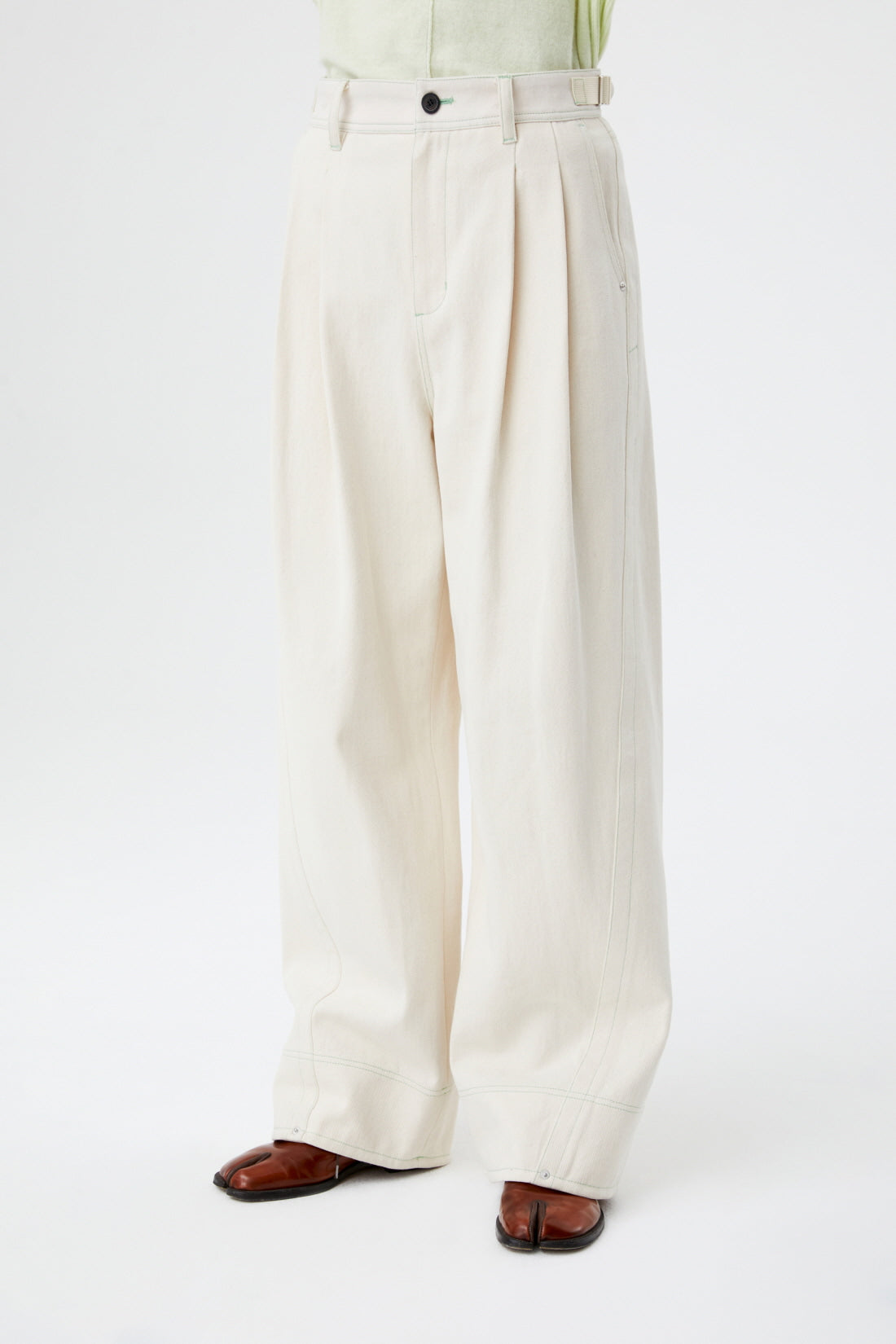 Curved Out Seam Trousers Ecru