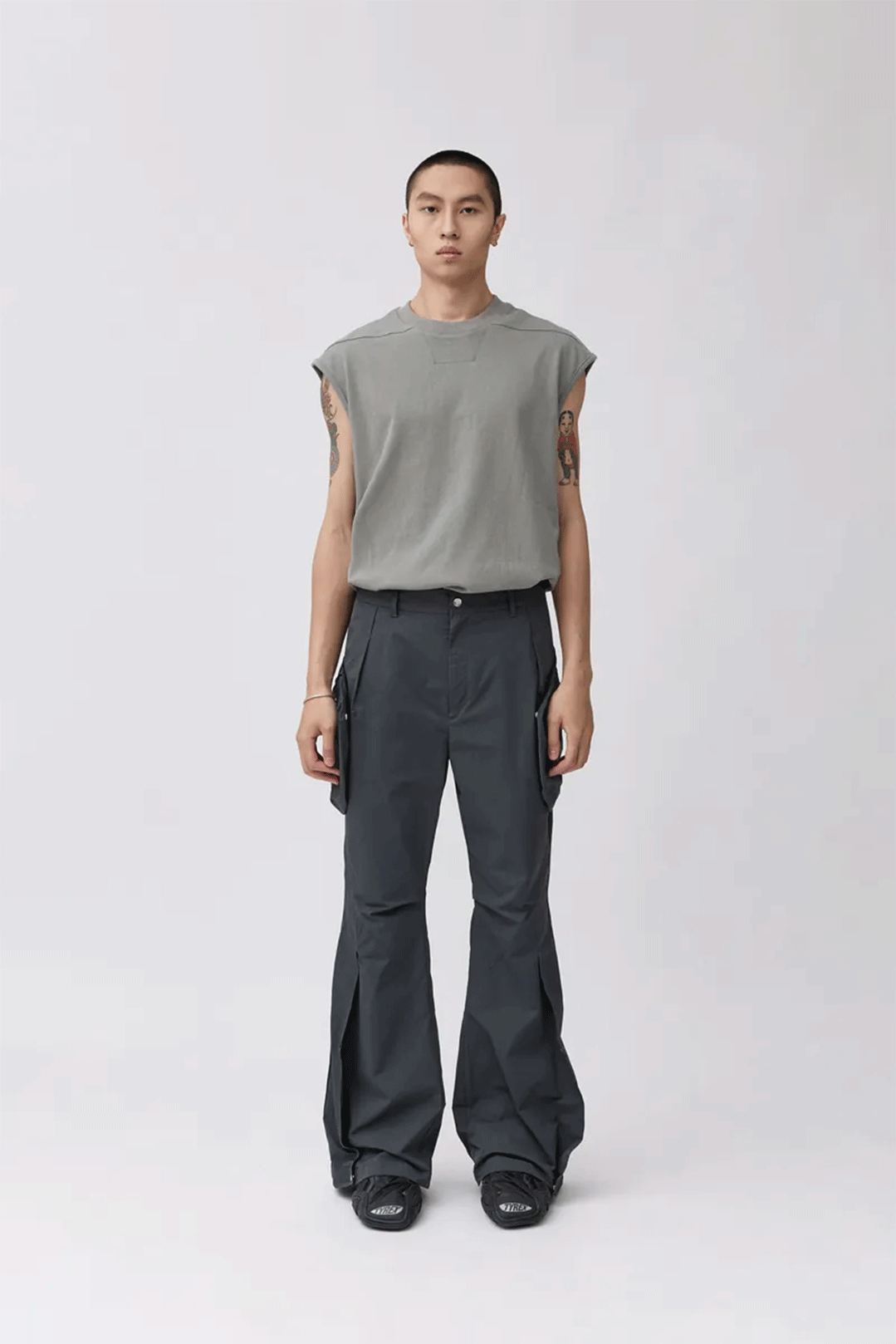 Aero-Flared Cargo Pants - Gray