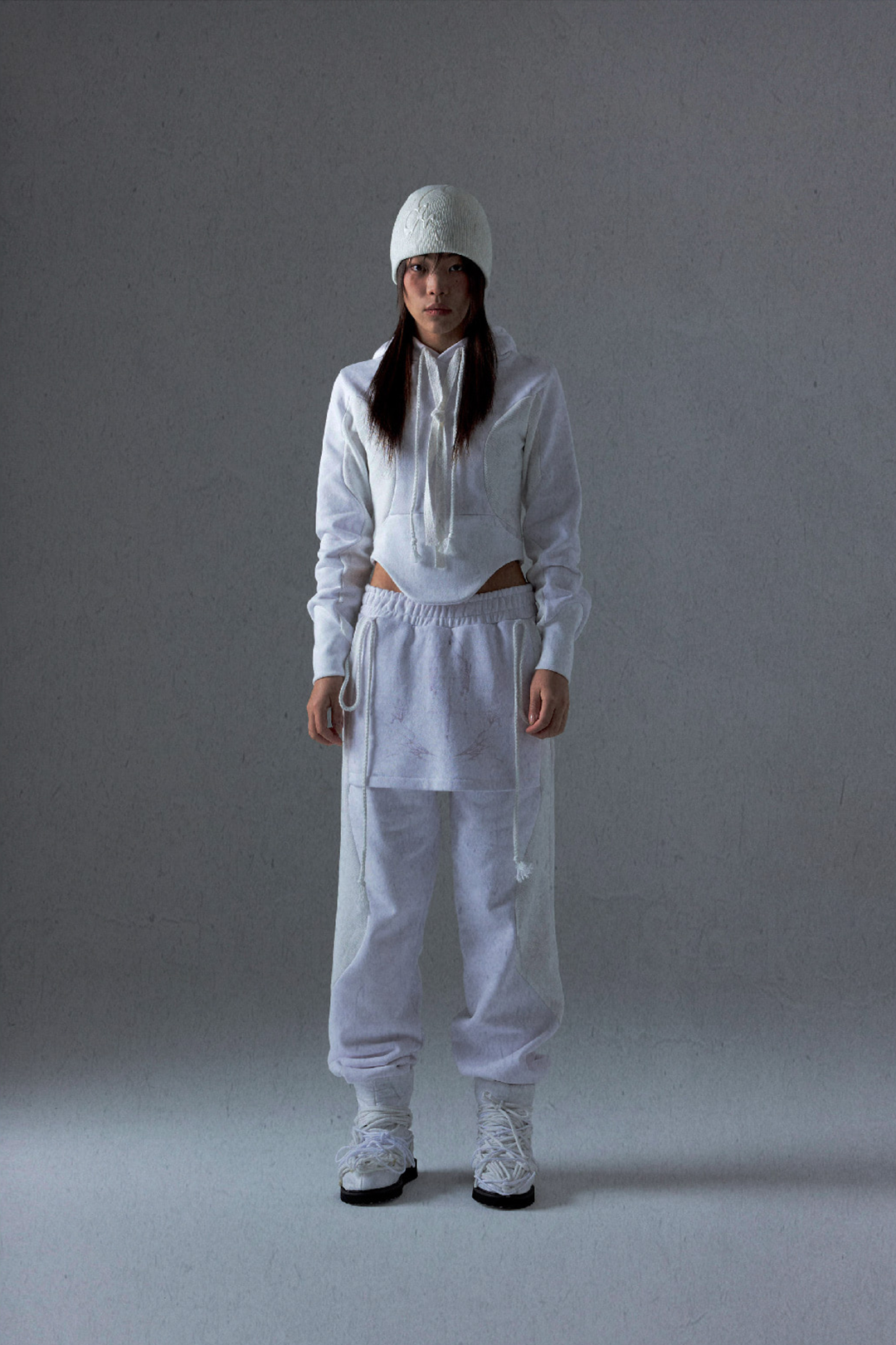 Graphic Apron Sweatpants / White